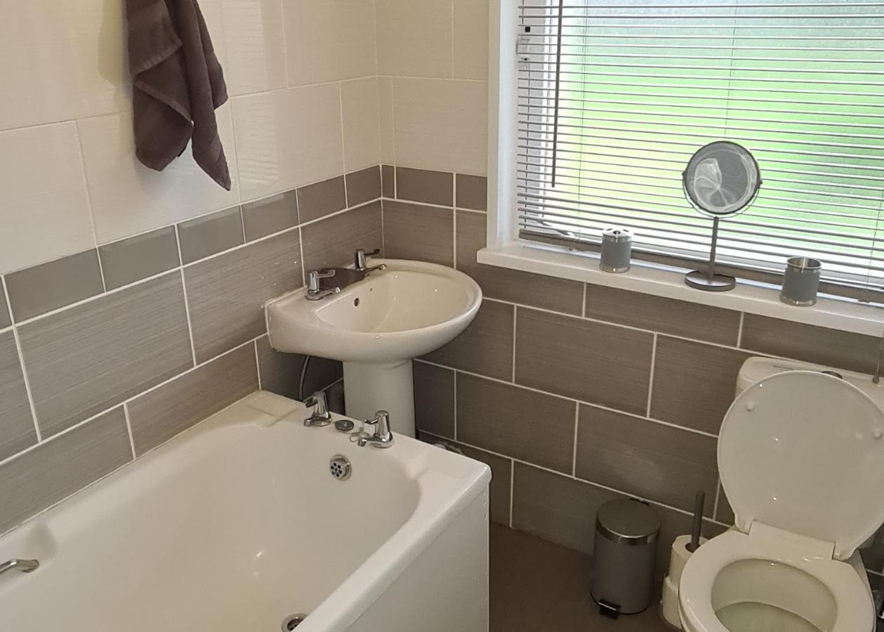 Beautiful 2-Bed Apartment In Campbeltown Exterior foto