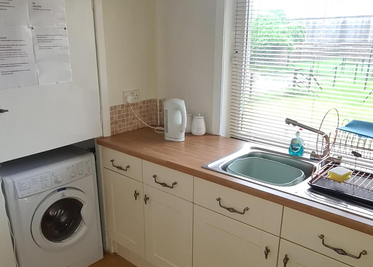 Beautiful 2-Bed Apartment In Campbeltown Exterior foto